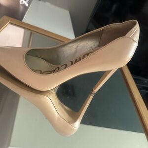 Sam Edelman nude pumps